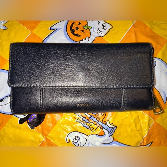 Black Fossil Wallet - Picture 1 of 3